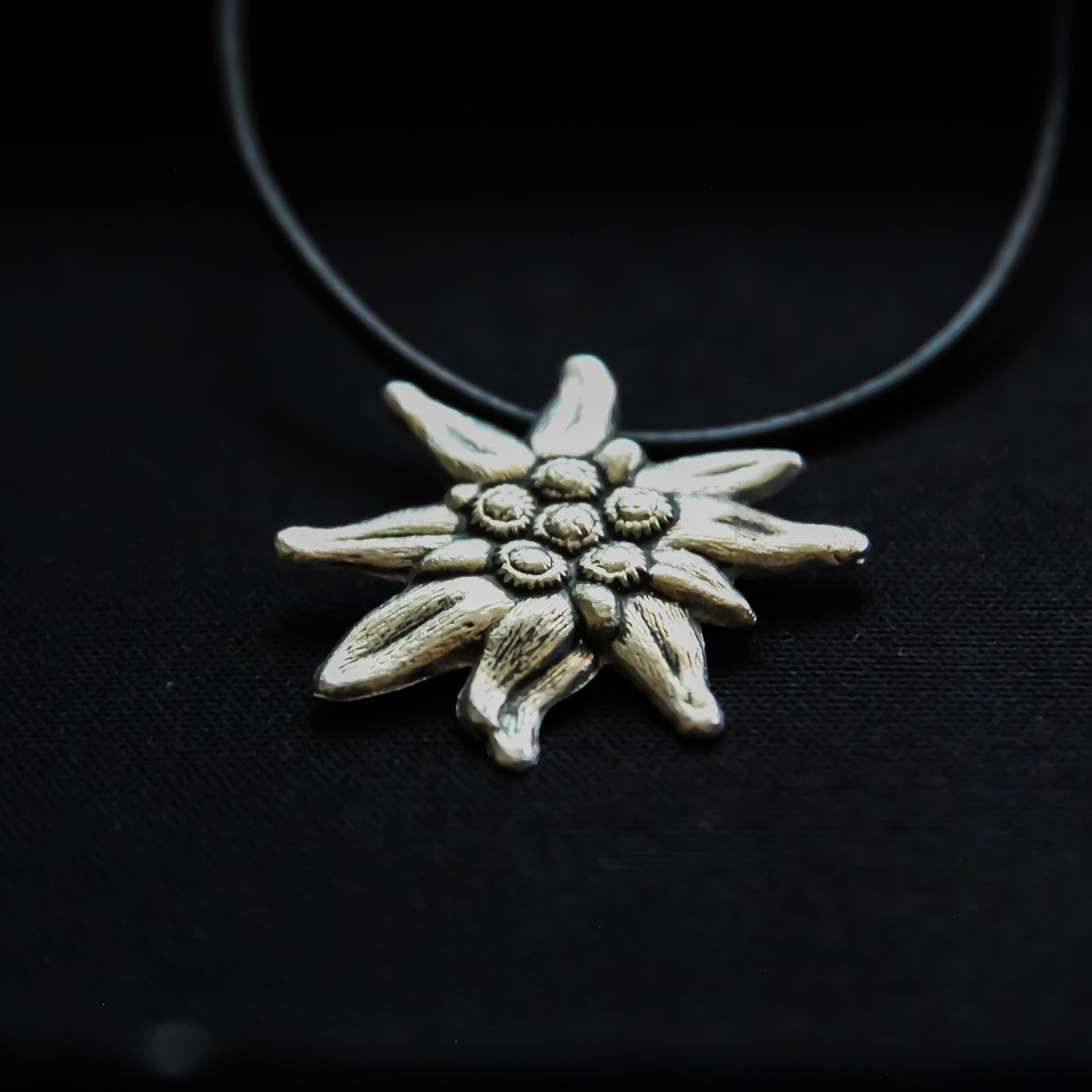 Beautiful Edelweiss Pendant Edelweiss Necklace Edelweiss Etsy