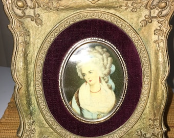 Small Oval l Picture of young Colonial Woman
