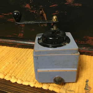 Small Coffee / Spice Grinder Old