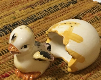 Baby Chick Hatching Salt and Pepper Shakers