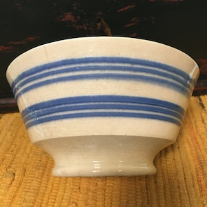 Small Yellow ware Bowl