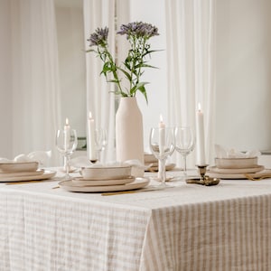 Linen tablecloth, stripes pattern