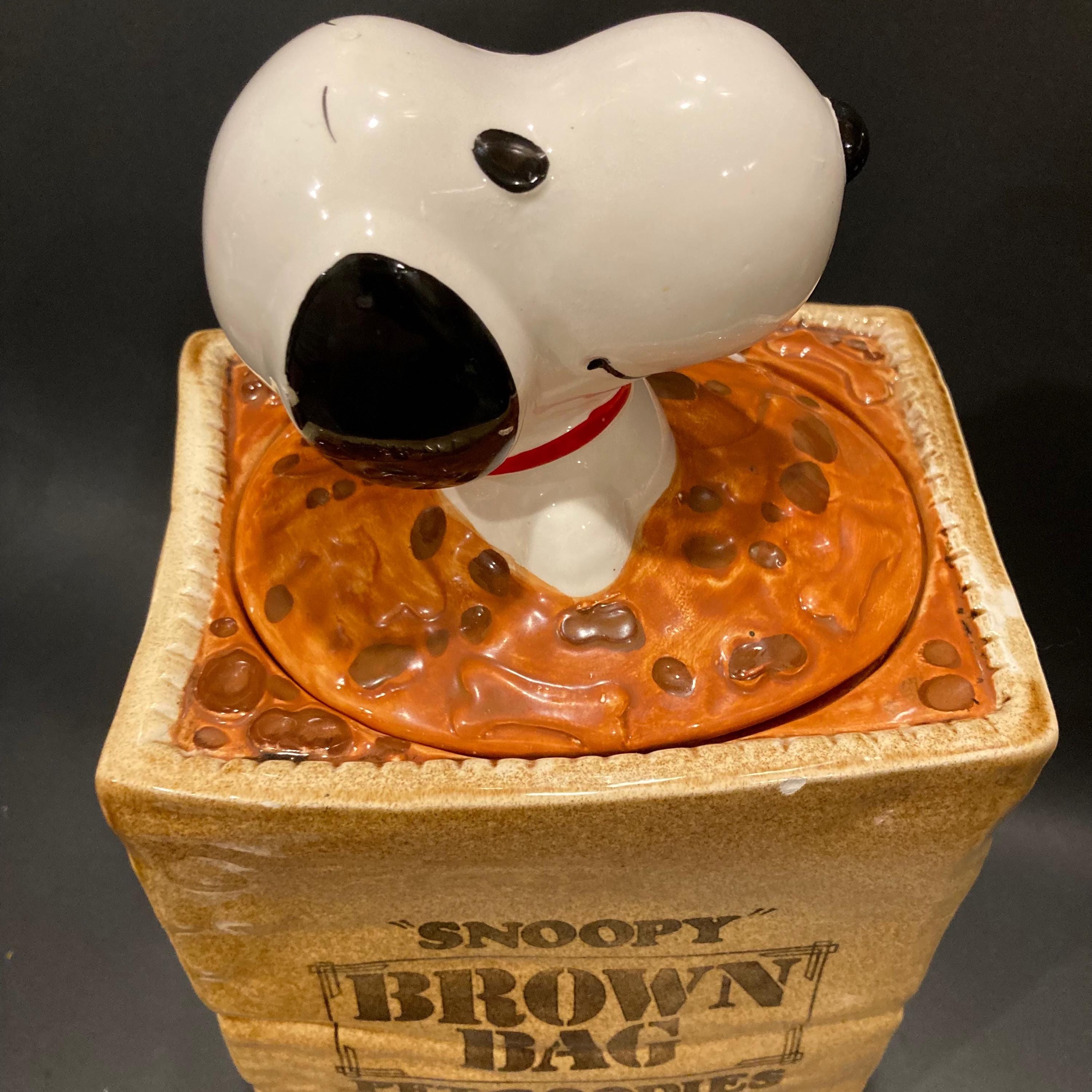 Vintage Peanuts SNOOPY Ceramic Snack Cookie Jar Brown Bag Pet