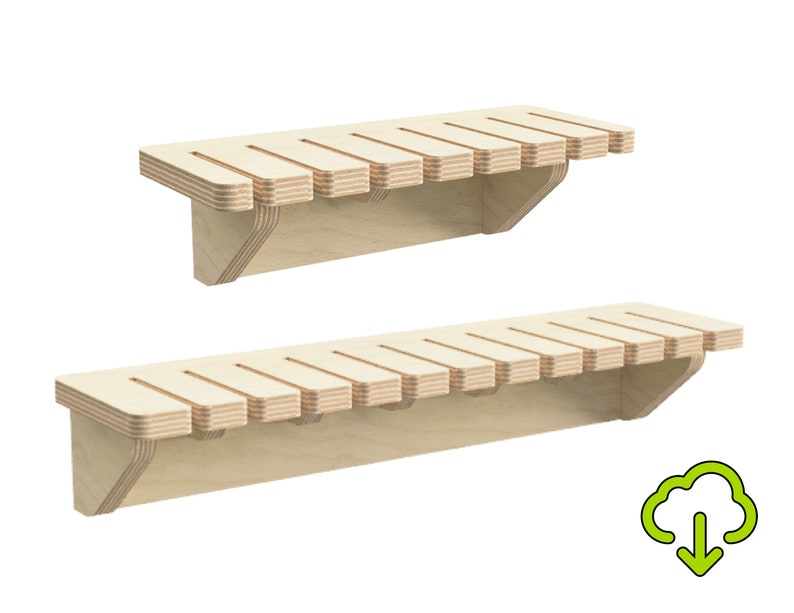 Puede incluir: Dos estantes de madera con un dise&ntilde;o de listones, perfectos para exhibir objetos peque&ntilde;os. Los estantes est&aacute;n hechos de madera clara y tienen un acabado natural.