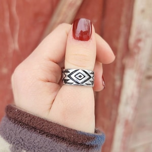 Southwestern Aztec Print Wide Ring - Country & Western Style - Thumb Ring