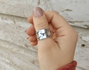 Longhorn Skull Ring - Country & Western Style