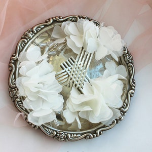 Champagne color chiffon bridal flower hair piece, White floral wedding hair clip, Ivory organza fabric bridesmaid hairpin,