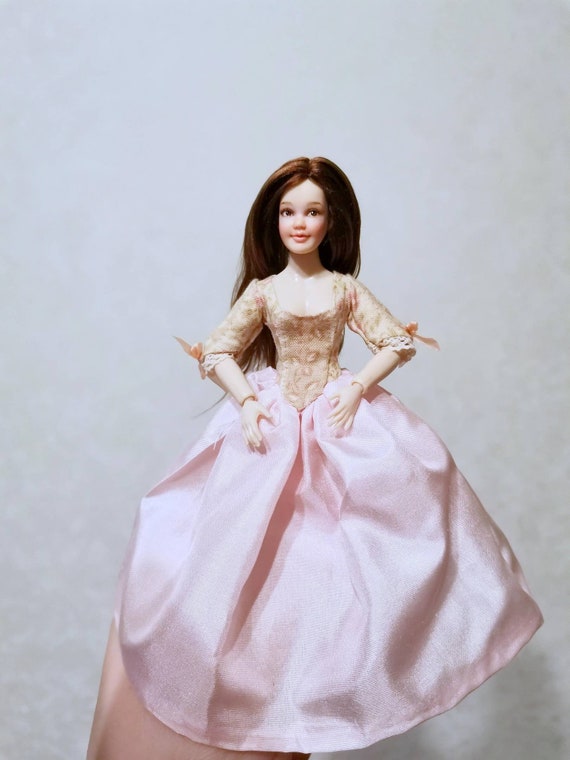 1 inch scale dollhouse dolls