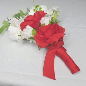 Mausoleum Bouquet with Red and White Roses 3" Stem