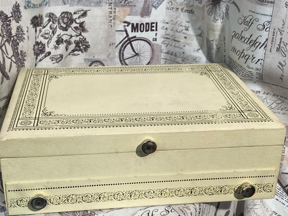 Grandmas Large Vintage Jewelry Box Full Of Jewelr… - image 7