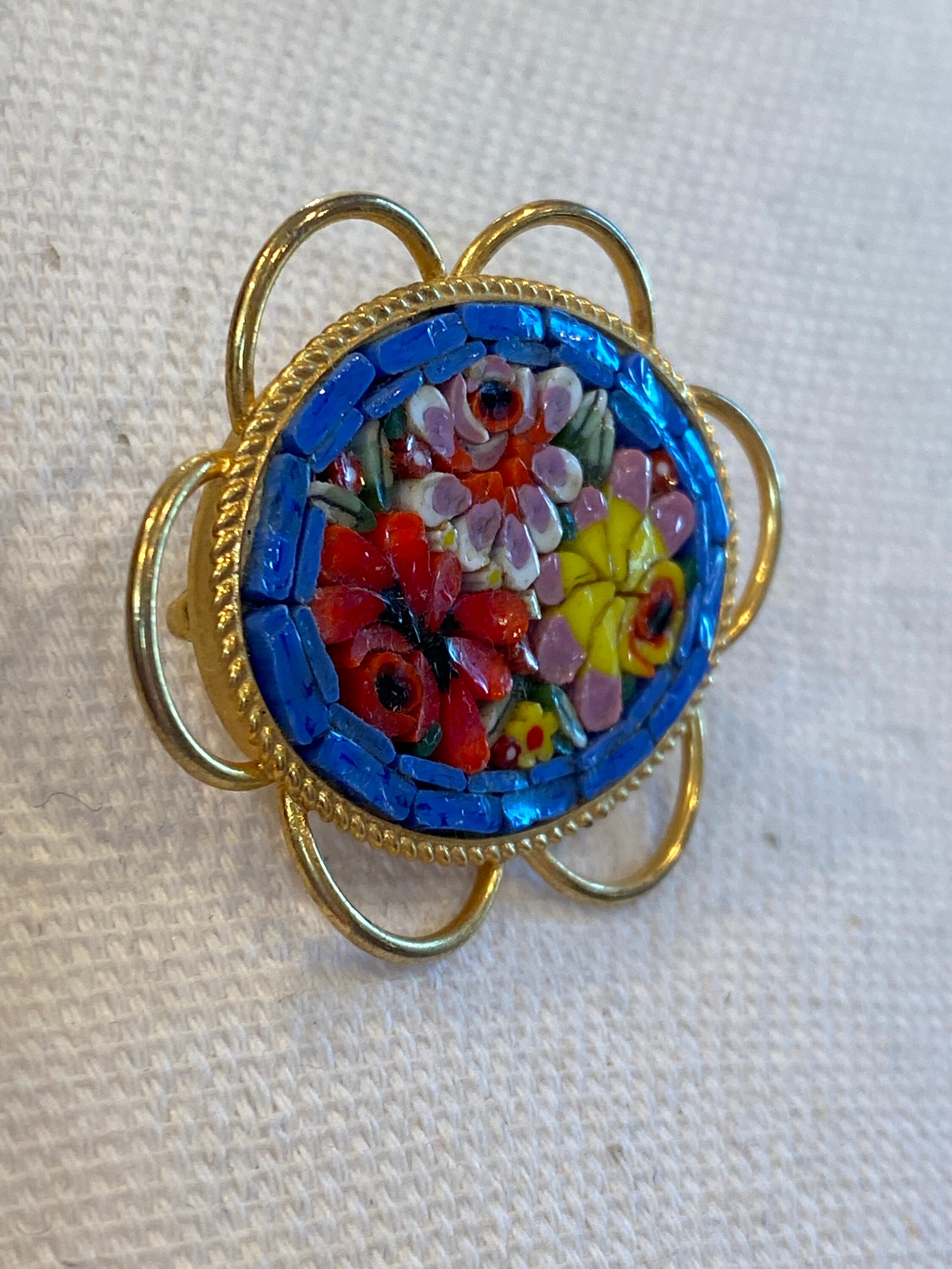 Broche vintage des années 50, italienne de Murano, micro-mosaïque, verre, guitare figurative - Canada