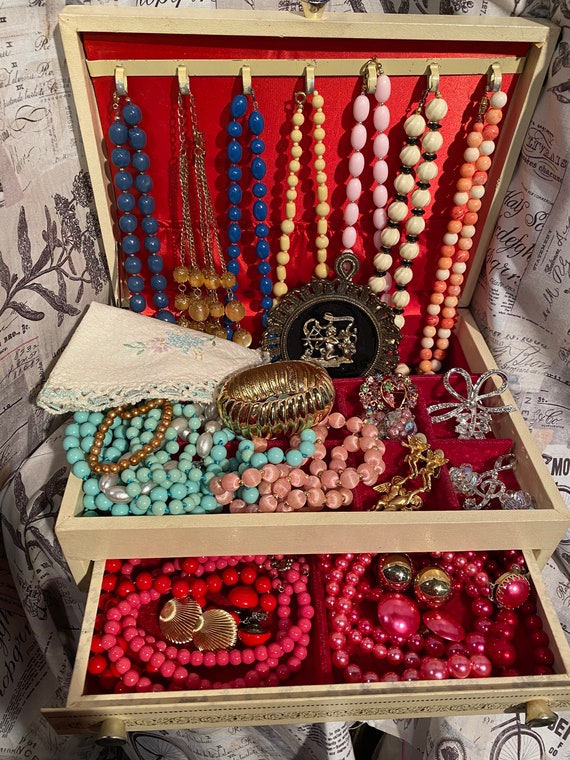 Grandmas Large Vintage Jewelry Box Full Of Jewelr… - image 1
