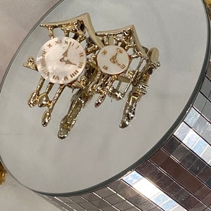 Vintage Pair Gold Tone Mother Of Pearl Coo Coo Clock Pin/Brooch