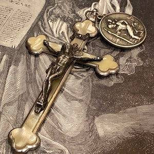 Vintage German Crucifix with Religious Medal: Gute Fahrt, 4.5”