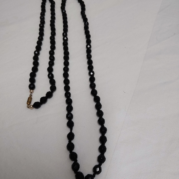 Collier Sautoir 66cm vintage perle facette en verre noir 1960