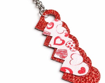 バレンタインハートフェイクレザーキーホルダー | レッドグリッタージグザグキーホルダー | かわいいバッグチャーム | 彼女へのギフト