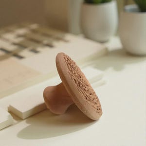 Piedra pómez de terracota marroquí natural para exfoliar y eliminar callos de los pies.