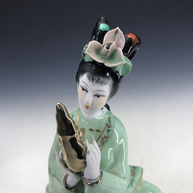 Beautiful ceramic statues made by hand from Chinese antiques