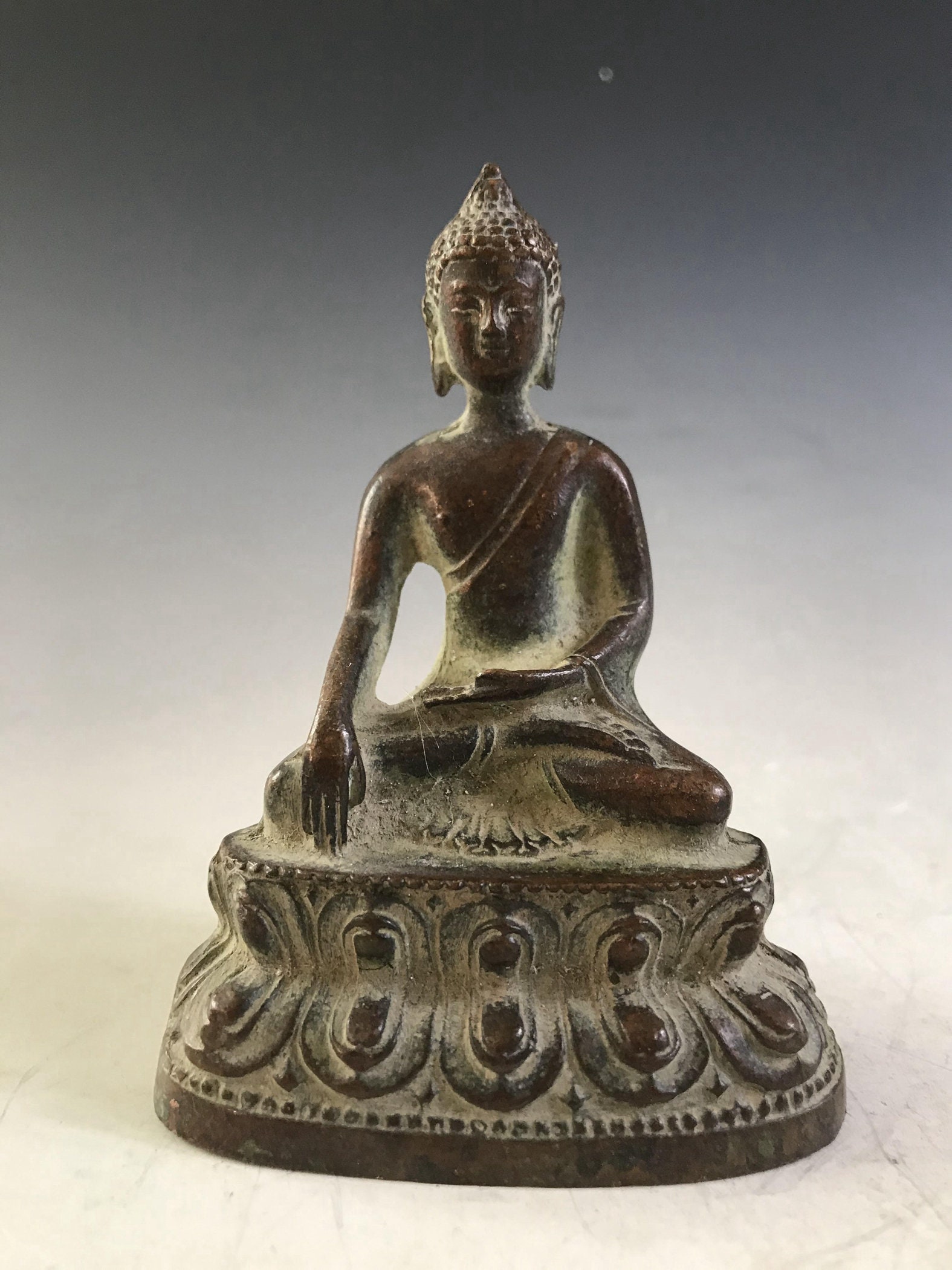 Statue petit bouddha en cuivre