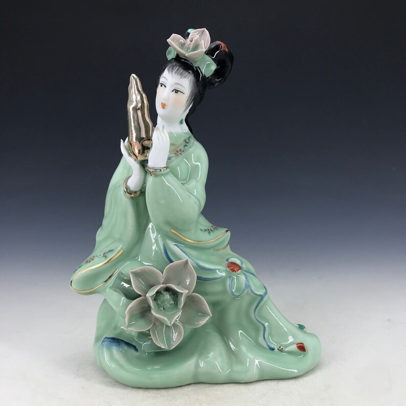 Beautiful ceramic statues made by hand from Chinese antiques