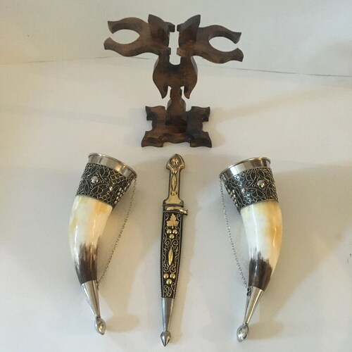 Drinking horns with stand and Dagger for shops Wedding, Viking Best quality