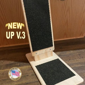 USA - UP V.3 *NEW* Vertical Freestanding Cat Scratcher - Upright for Cats Who Like to Stretch: Big Cat, Real Wood Scratching Post