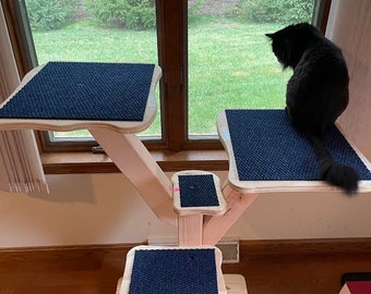 ゴージャスな SAPLING V.2 - 大型猫にも小型猫にもぴったりのカスタム本物の木製キャットツリー - あなたのアイデアを現実にします!