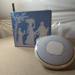 Wedgwood Venice Bone China Trinket Powder Jewelry Box Round Vintage Blue & White