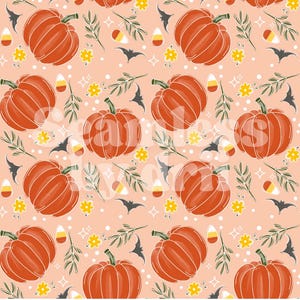 Puede incluir: Patrón repetitivo con calabazas naranjas, murciélagos negros, flores amarillas y caramelos de maíz sobre un fondo melocotón claro. Hojas verdes y estrellas blancas completan el diseño temático de Halloween.