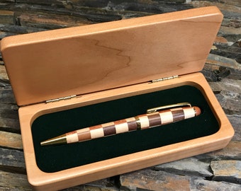 D018 Designer Maple Wooden Pen with Personalized Desktop Holder