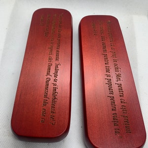 Lot de deux stylos personnalisés en bois de rose, longue boîte à stylos monogrammée avec option ouvre-enveloppe, lot de deux stylos en bois naturel * finition piano