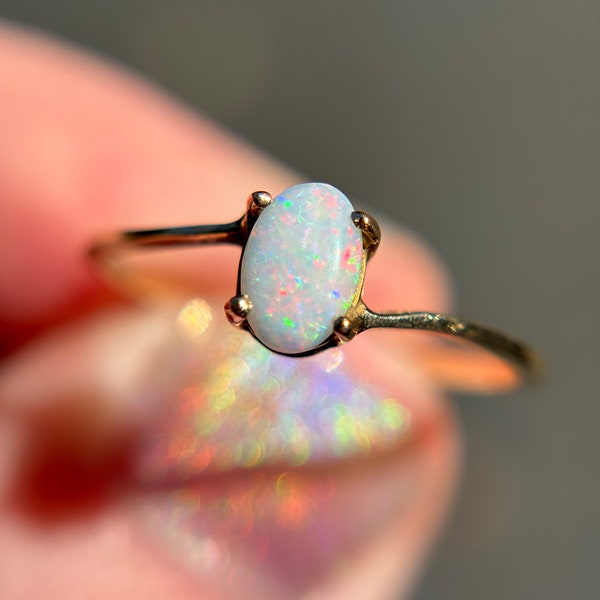 Vintage Solid 14k Yellow Gold and Natural Opal Solitaire Ring - size 6.75 / 7