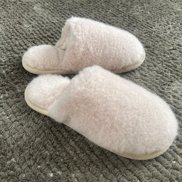 Eco Women's / Men's Merino Pure Sheep's Wool Slippers/ Sheepskin Slippers - Non Slip Sole ,Birthday Gift