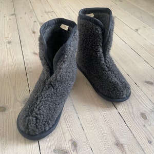 Wool  slippers / Eco Women's / Men's Merino Pure Sheep's Wool Slippers/ Sheepskin Slippers - Non Slip Sole ,Birthday Gift