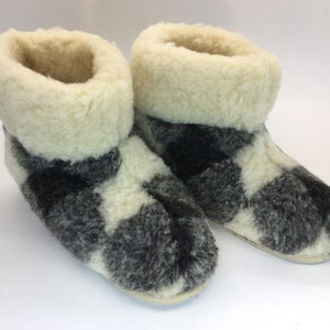 Eco Women's / Men's Merino Pure Sheep's Wool Slippers/ Sheepskin Slippers - Non Slip Sole ,Birthday Gift