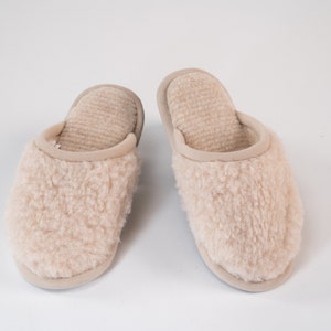 Eco Women's / Men's Merino Pure Sheep's Wool Slippers/ Sheepskin Slippers - Non Slip Sole ,Birthday Gift