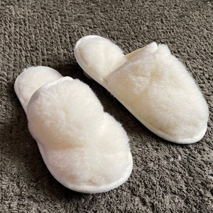 Merino Wool  Slippers/ Eco Womens / Mens Merino Pure Sheeps Wool Slippers , non slips sole, Birthday Gift