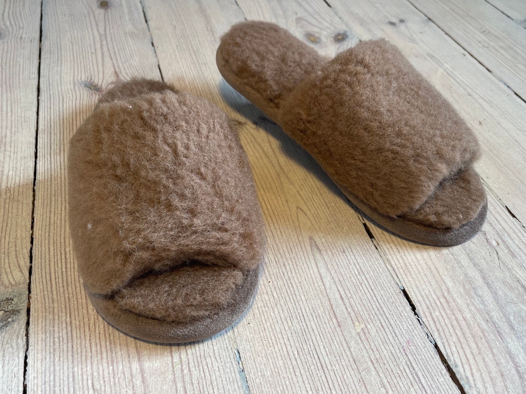 Pantoufles en laine mérinos peau de mouton écologique, semelle