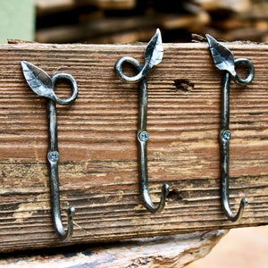forged decretive leaf hook, set of three