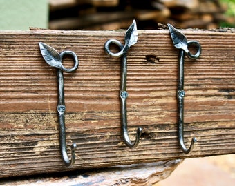 forged decretive leaf hook, set of three