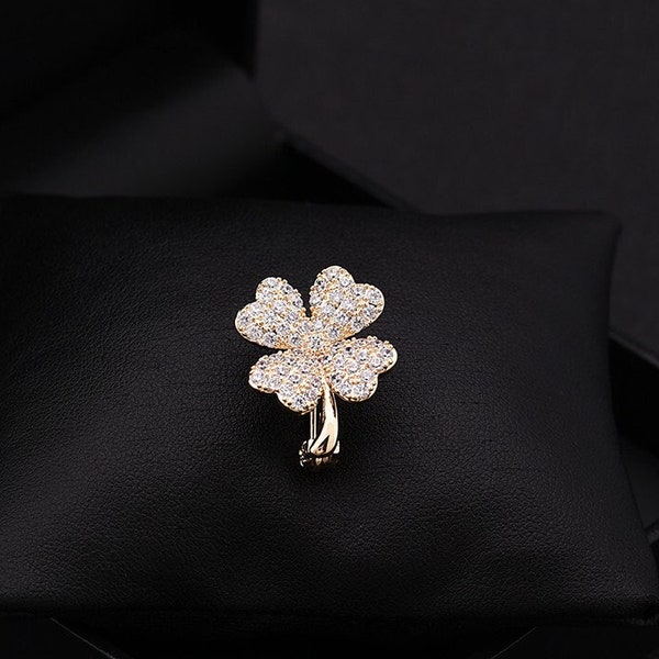 Broche trèfle en strass, épinglette trèfle, breloque trèfle à quatre feuilles porte-bonheur, broche femme, épinglette vintage, cadeau de la Saint-Patrick, épingle de costume