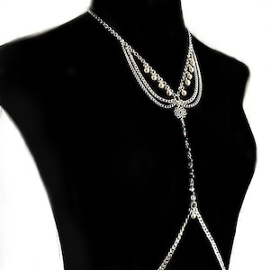 Tribal malaquitas and bells body chain, simple and elegant unisex harness, adjustable green top layered necklace, intimate chest lingerie