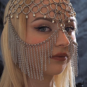 Hoofdsieraden met belletjes, zilveren metalen kroon met franjes, exclusieve bodysieraden, gepersonaliseerde haarketting, handgemaakte hoofdband, bodyketting
