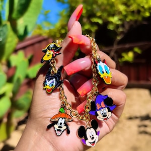 Disney Halloween Musse Pigg och vänner armband – 18K guldpläterat | Berlockarmband | Disney smycken | Musse Pigg och Mimmi Pigg berlocker