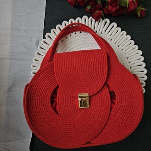Sac pour femme au crochet, Sac à rabat pour femme, Sac à bandoulière en tricot, Sac à main rouge pour femme, Cadeau pour elle, Pochette