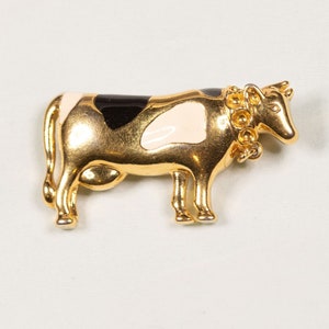 Vintage Signed Marvella Cow Gold Toned Brooch