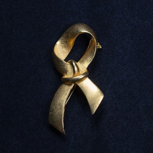 Vintage Ribbon Gold Toned Brooch