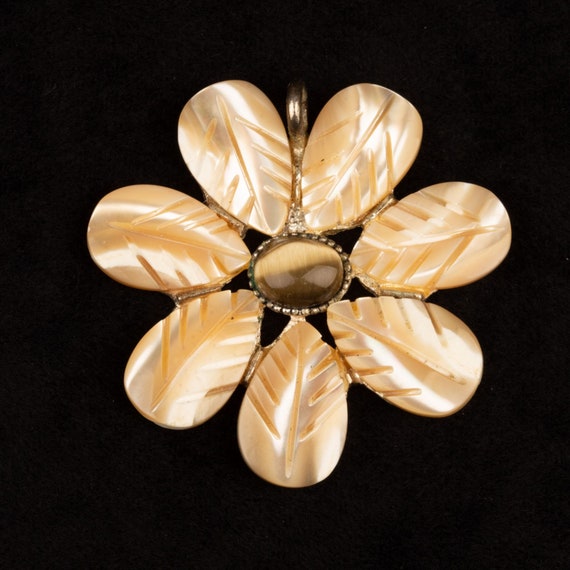 Vintage Carved Alabaster Mexican Onyx Flower Tige… - image 1