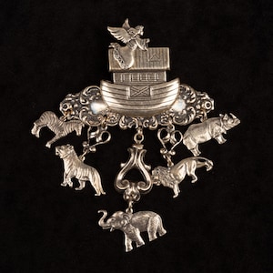 Vintage Noah&#39;s Ark Dangle Animals Silver Toned Brooch
