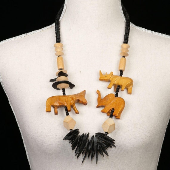 Wooden animal necklace new arrivals